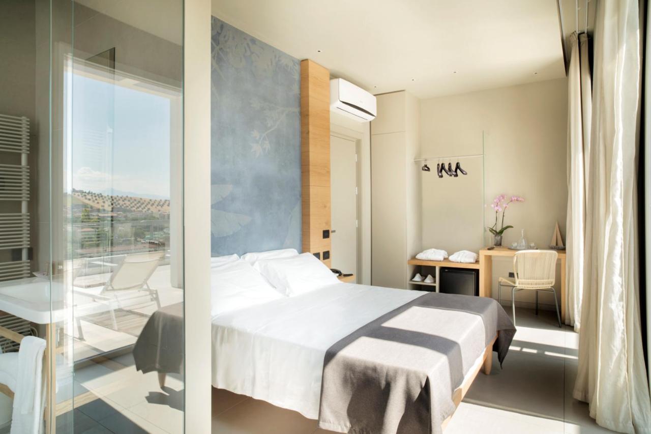 Hotel Bernard ซัน เบเนเดตโต เดล ตรอนโต ภายนอก รูปภาพ