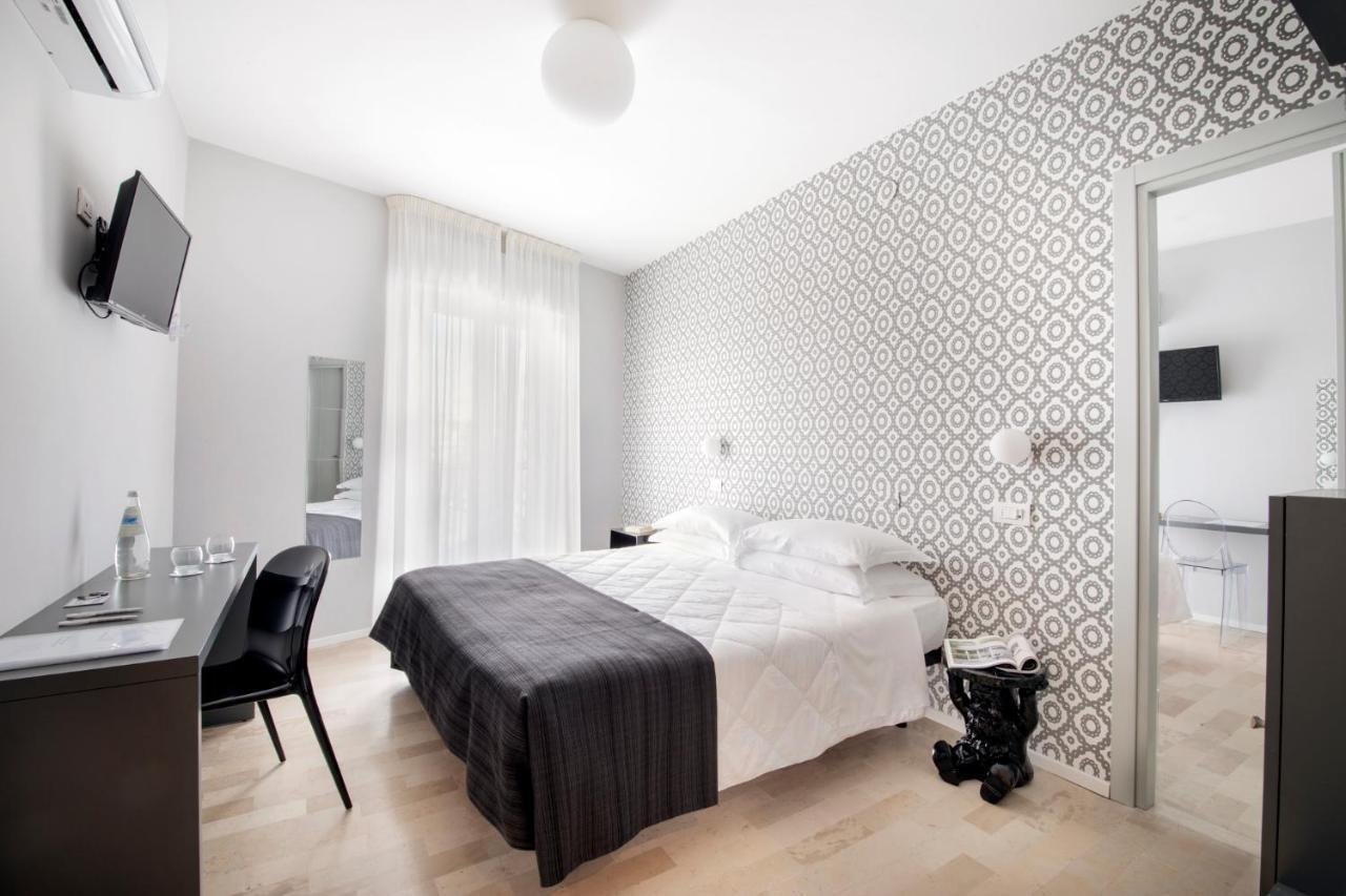 Hotel Bernard ซัน เบเนเดตโต เดล ตรอนโต ภายนอก รูปภาพ