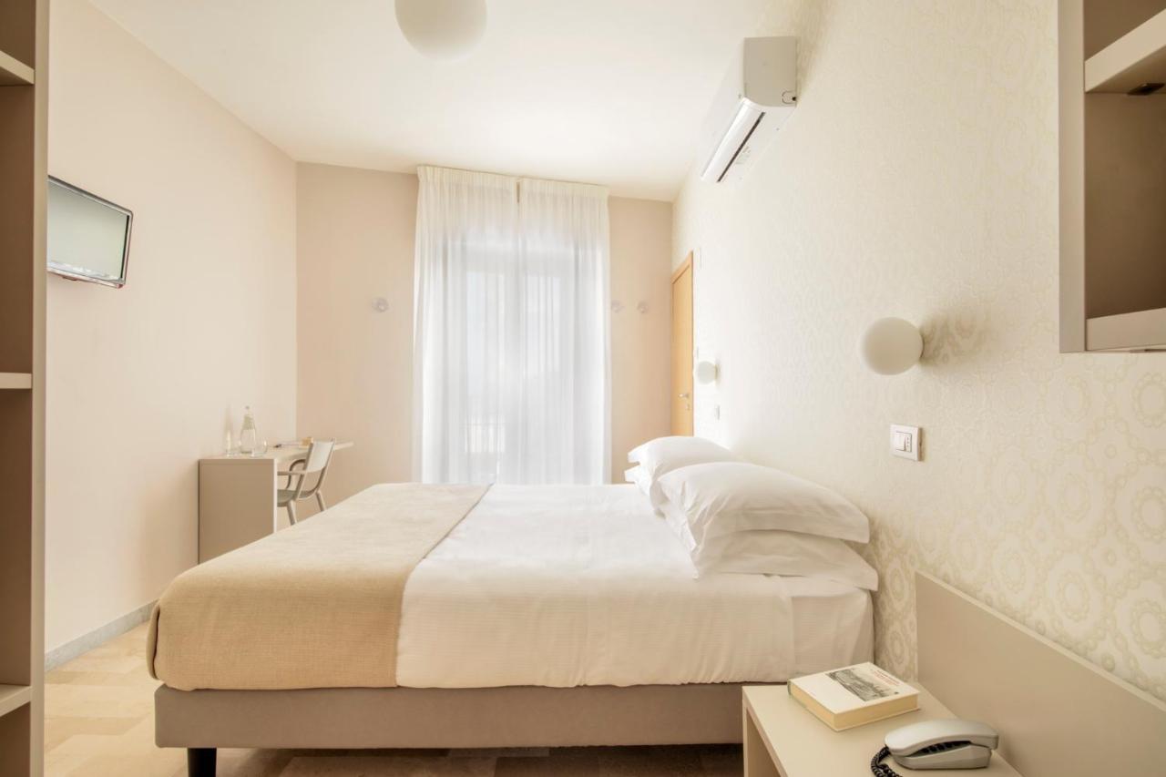 Hotel Bernard ซัน เบเนเดตโต เดล ตรอนโต ภายนอก รูปภาพ