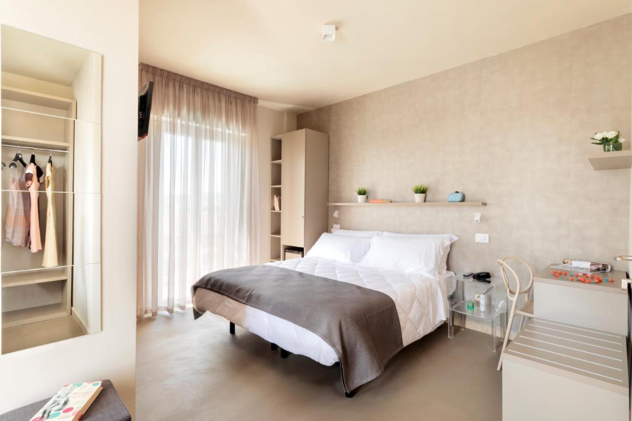 Hotel Bernard ซัน เบเนเดตโต เดล ตรอนโต ภายนอก รูปภาพ